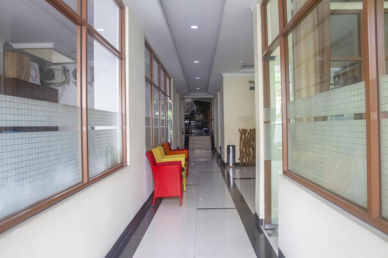 雅加达 Oyo 3894 Karunia Muslim Syariah酒店 外观 照片